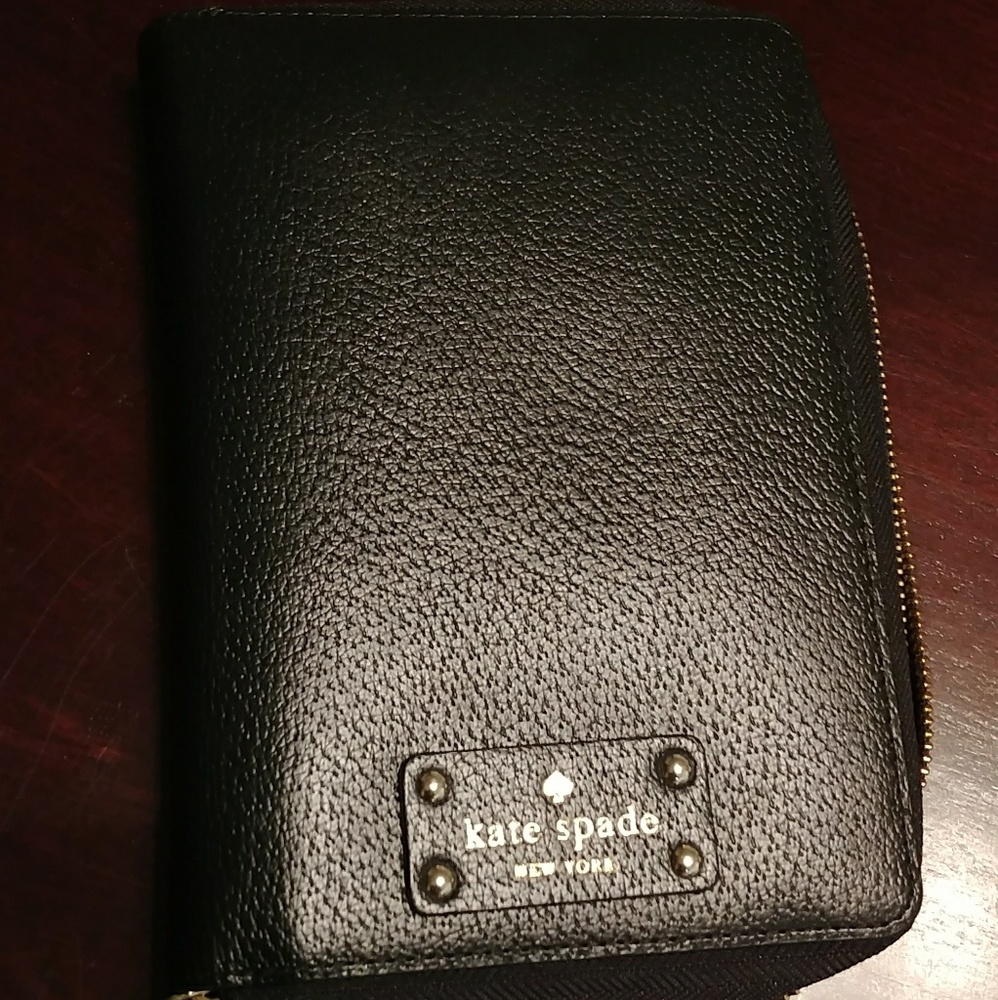 Black Kate Spade Wellesley planner